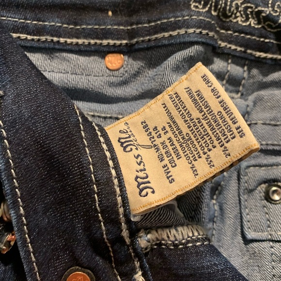 Embellished Bootcut Jeans - Picture 4 of 4